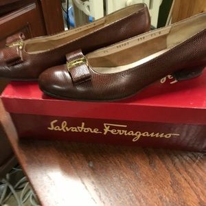 Salvatore Ferragamo brown leather size 8 1/2